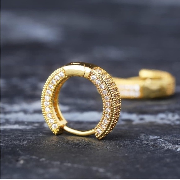 New 925 Sterling Silver Diamond Crystal Huggie Hoop Earrings - Picture 9 of 12